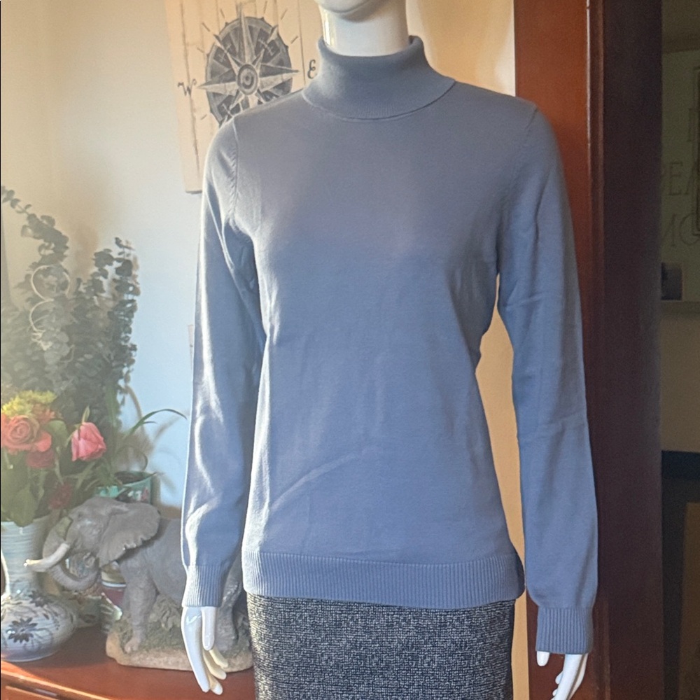 NWt northern reflections size small cotton Blue Turtleneck Sweater